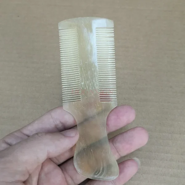 peigne à barbe en corne de boeuf