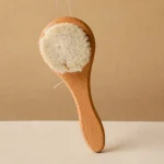 peigne en bois pour bébé nouveau né