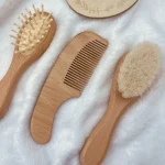 peigne et brosse pour bébé en bois